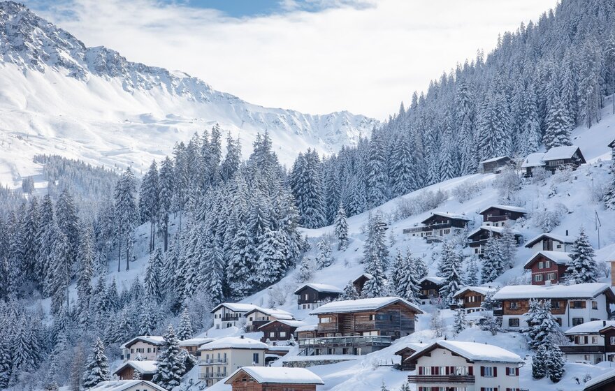 Bergdorf Churwalden im Winter in Graubünden | © Sundroina Pictures/Ferienregion Lenzerheide